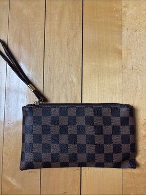 Source Unknown Brown and Dark Brown Check Wristlet Clutch